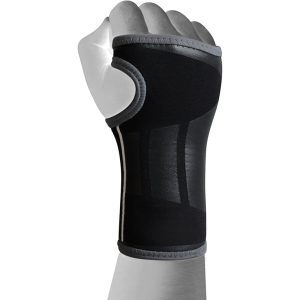 r3_wrist_brace_hand_support_black_1_33a6f5fd-d3c2-4292-a583-df251eff3fec_770x_crop_center.jpg